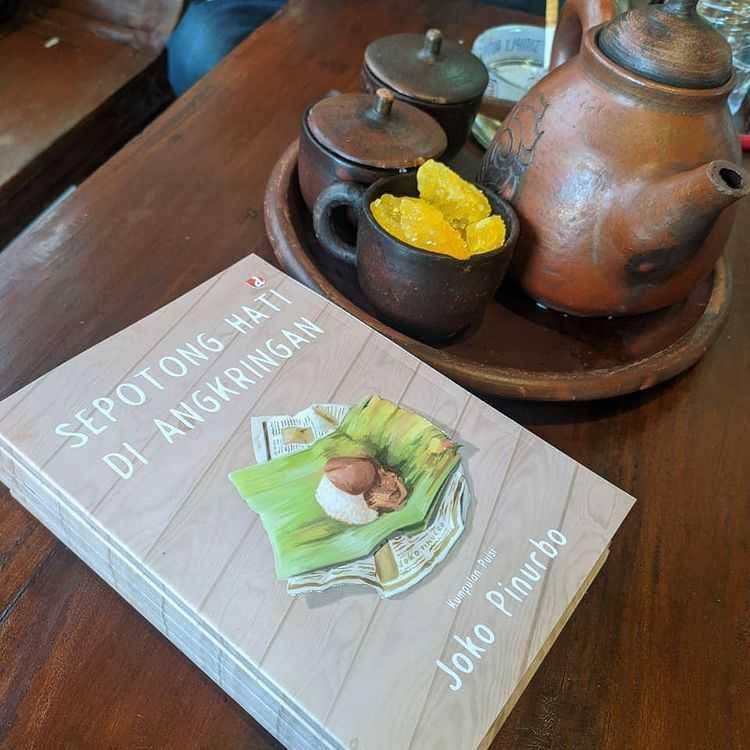 Sepotong Hati di Angkringan (instagram.com/basabasistore)