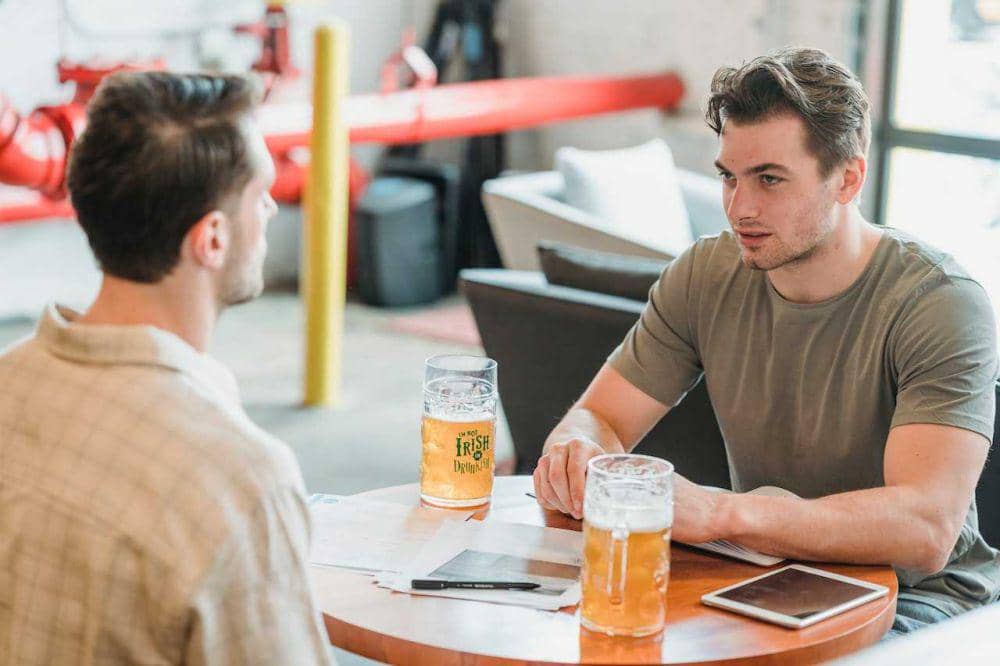 ilustrasi mengobrol (pexels.com/Laura Tancredi)