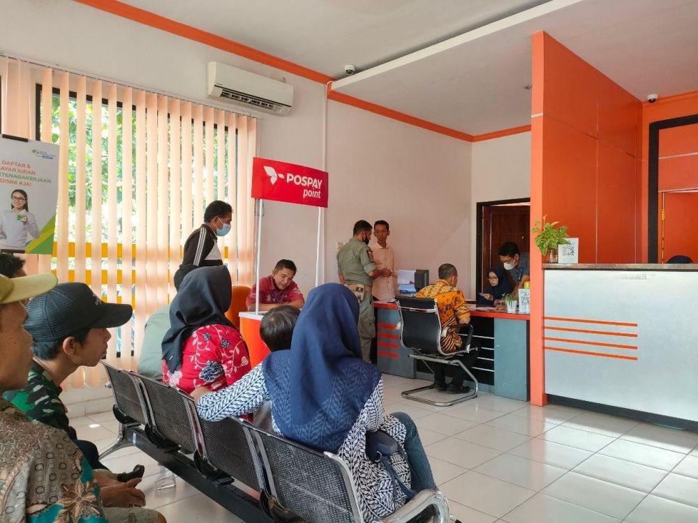 Antusias Terima BSU, Pekerja Rela Datang Pagi ke Kantorpos