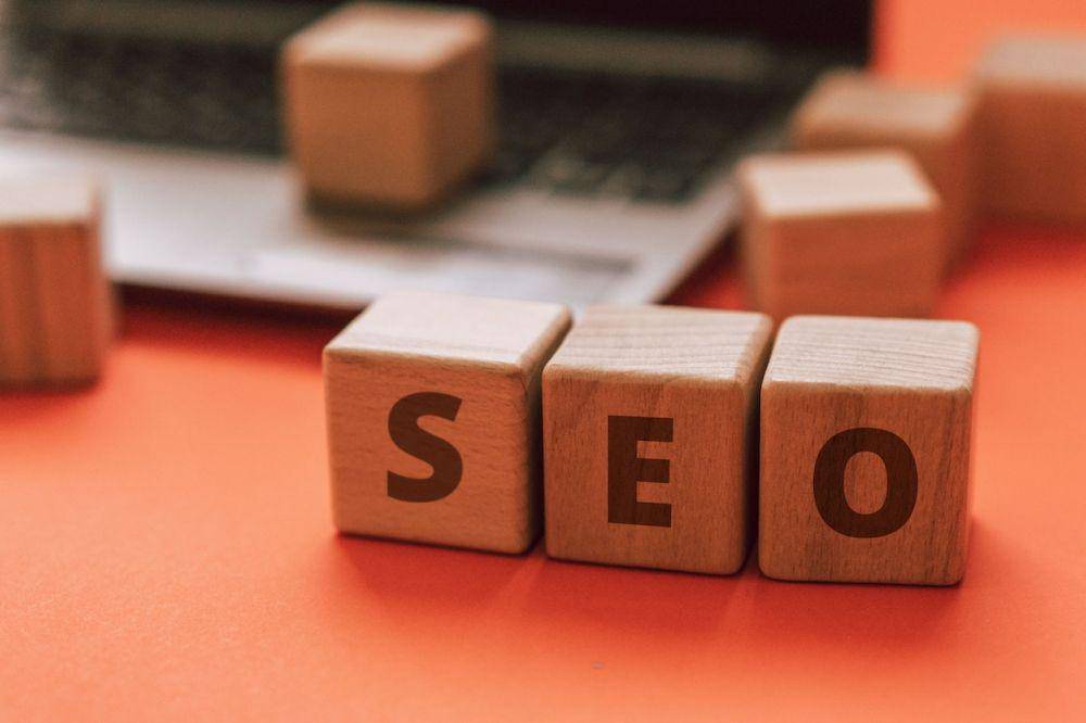 ilustrasi tahapan pembuatan strategi SEO untuk website baru (pexels.com/Oleksandr Pidvalnyi)