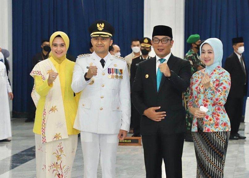 potret pelantikan Hengky Kurniawan (instagram.com/sonyafatmala)