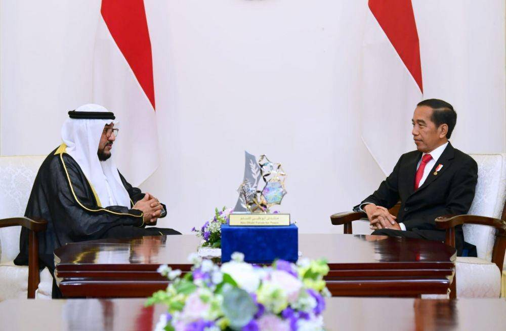 Presiden Jokowi mendapat penghargaan dari perdamaian internasional Imam Hasan bin Ali Tahun 2022 (dok. Sekretariat Presiden)