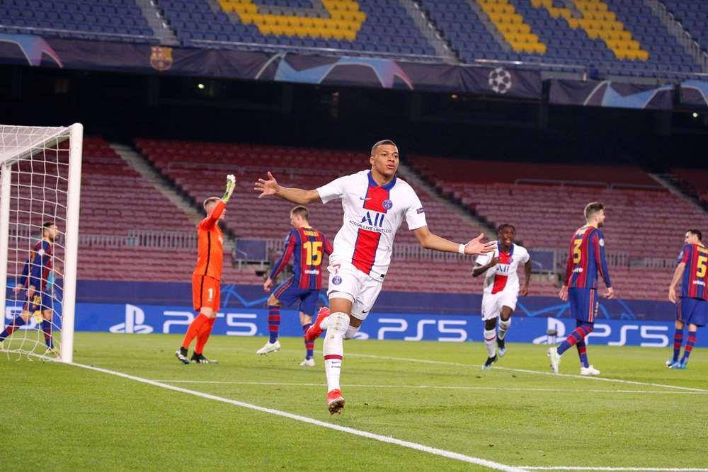 Kylian Mbappe merayakan gol ke gawang Barcelona di perdelapan final Liga Champions 2020/2021 (psg.fr)