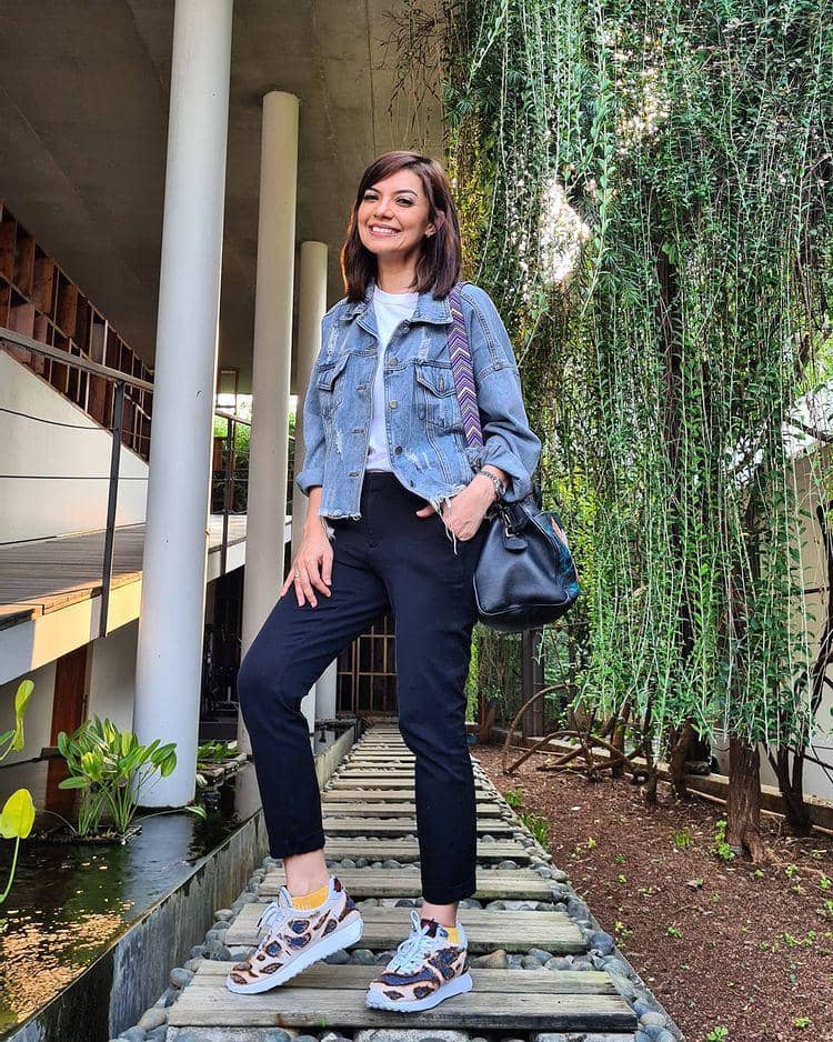 Najwa Shihab dengan Koleksi Sneakers-nya (instagram.com/najwashihab)