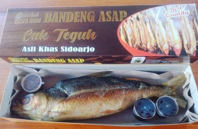 bandeng asap (instagram.com/rindurasa_official)