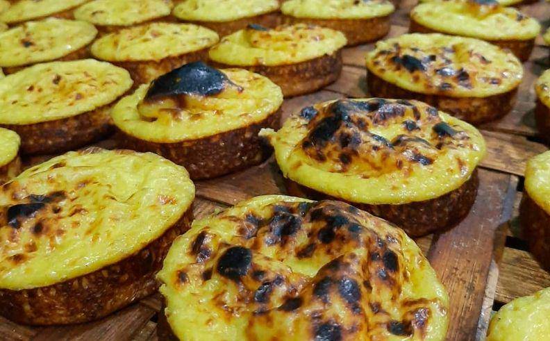 kue lumpur bakar (instagram.com/lumpurbakarmandiri)