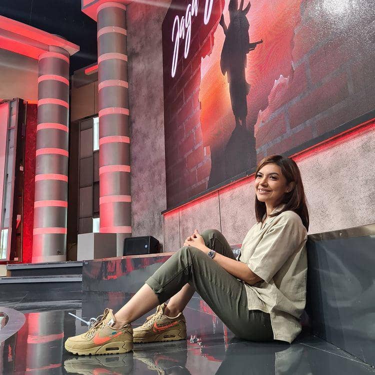 Najwa Shihab dengan Koleksi Sneakers-nya (instagram.com/najwashihab)