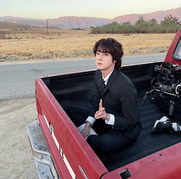 Jin BTS (instagram.com/jin)