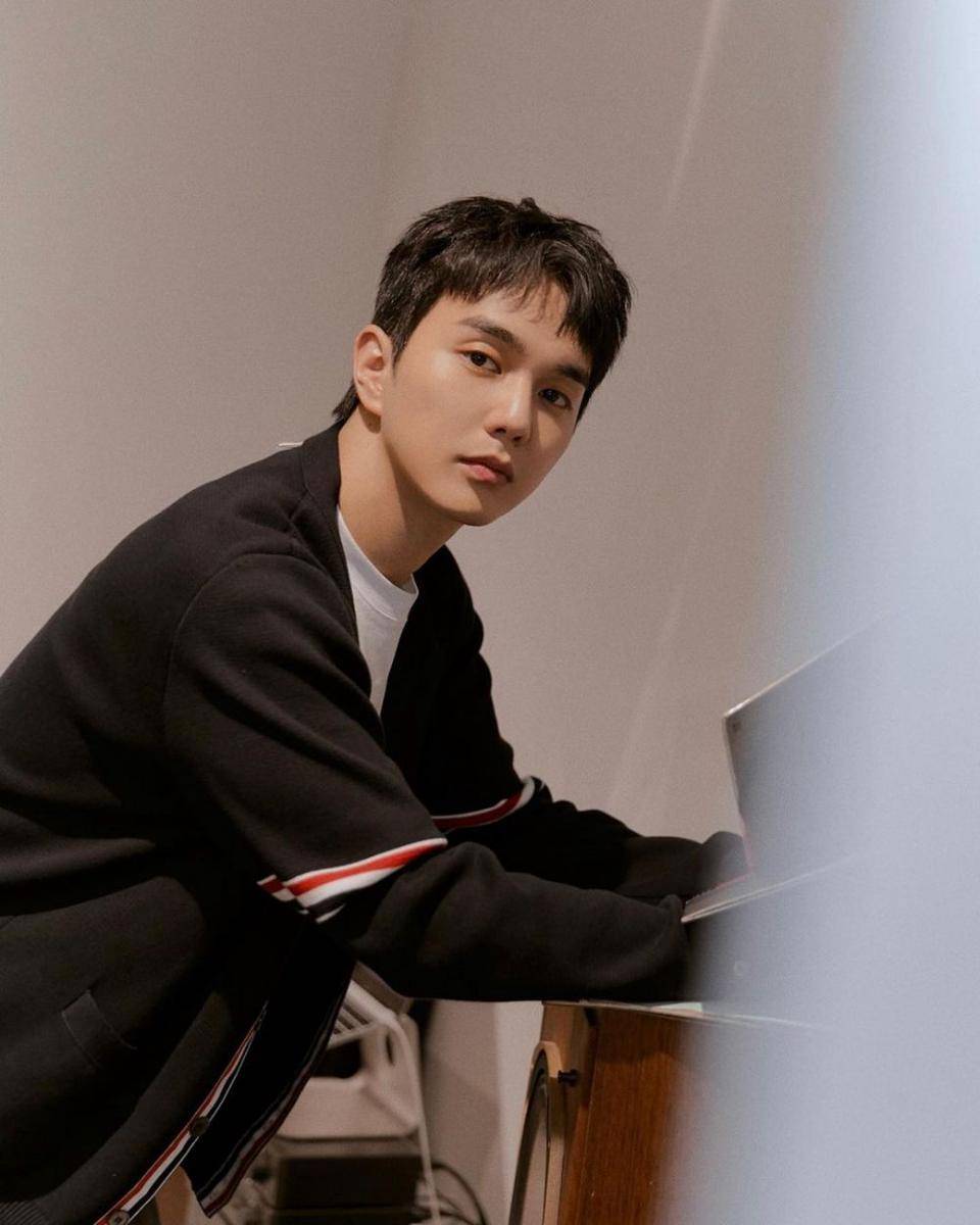 Yoo Seung Ho (instagram.com/dandyoo93_official)
