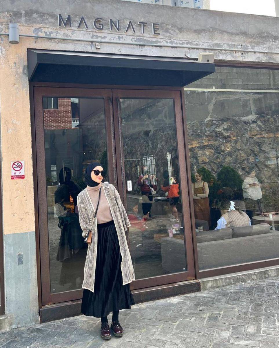 inspirasi ootd street style di Korea Selatan ala Rania Sukandari (instagram.com/raniaskdr_)