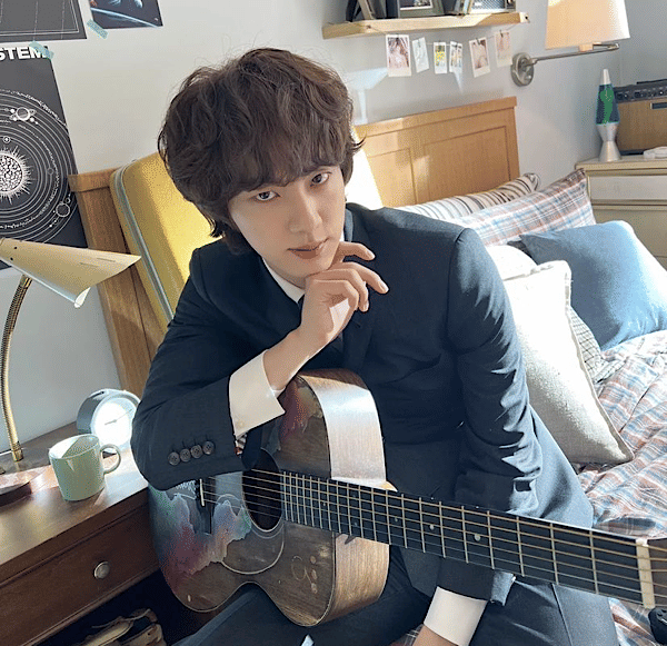 Jin BTS (instagram.com/jin)