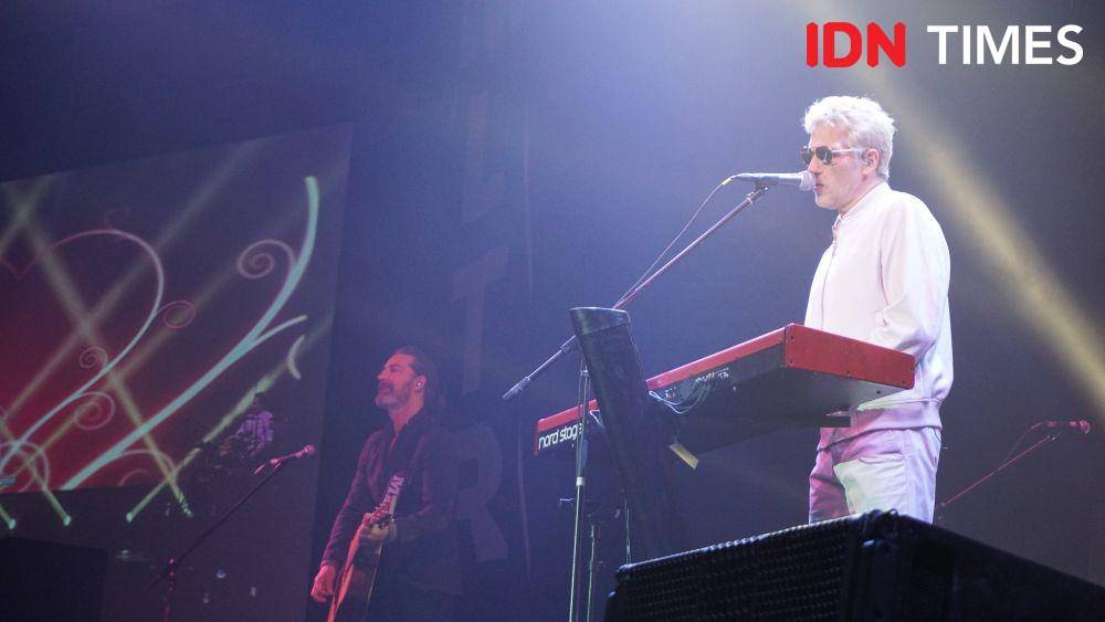 momen konser Michael Learns to Rock pada Selasa (8/11/2022) (Dok. IDN Times/Elizabeth Chiquita)