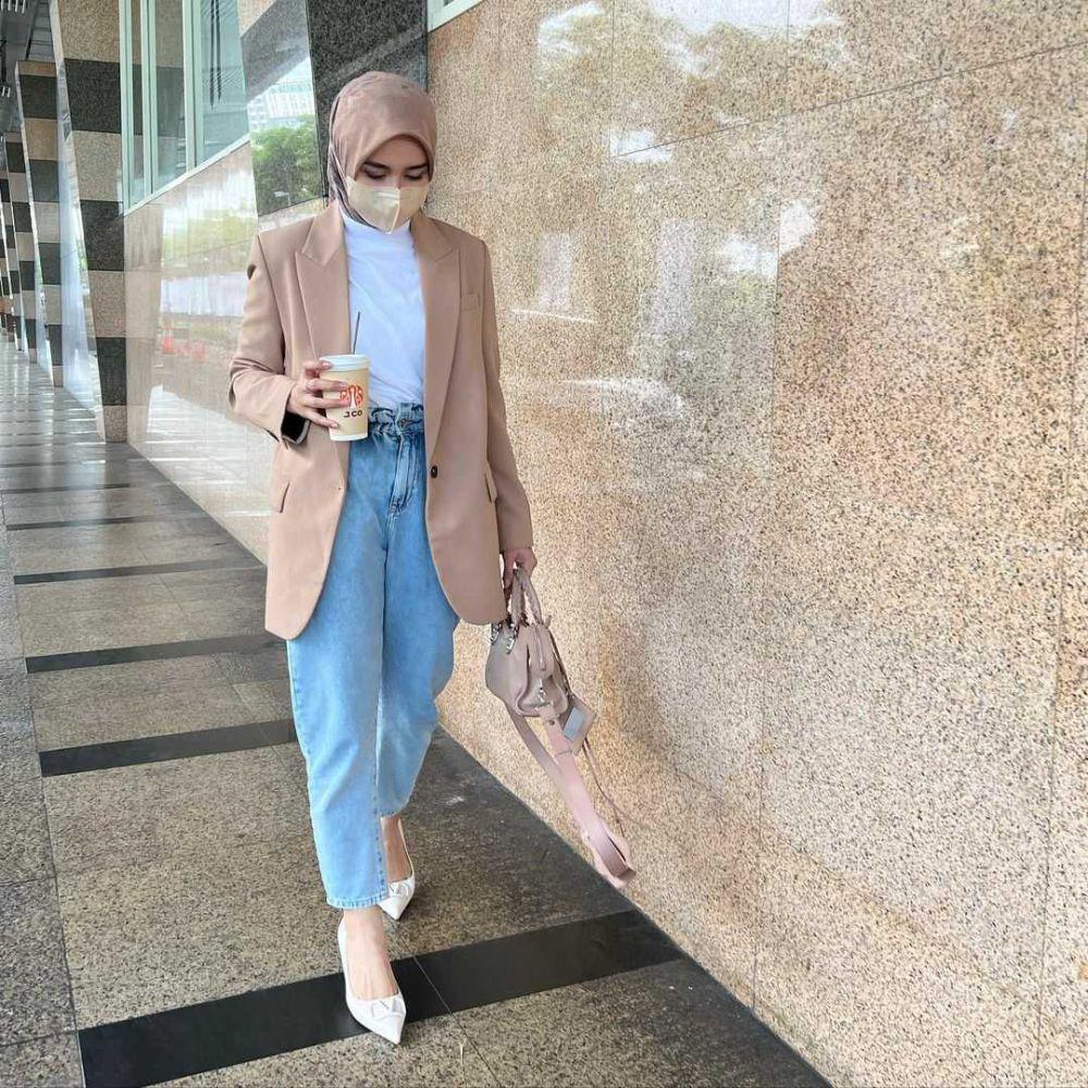 OOTD Formal (instagram.com/analisa.widyaningrum)