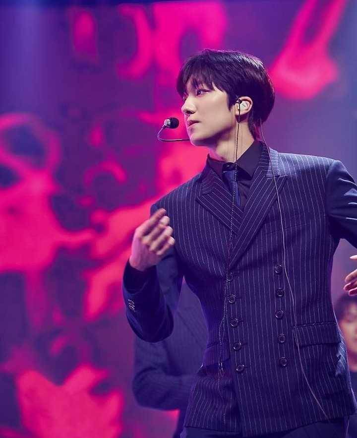 Chani SF9 ketika di panggung (instagram.com/handsome_chani)