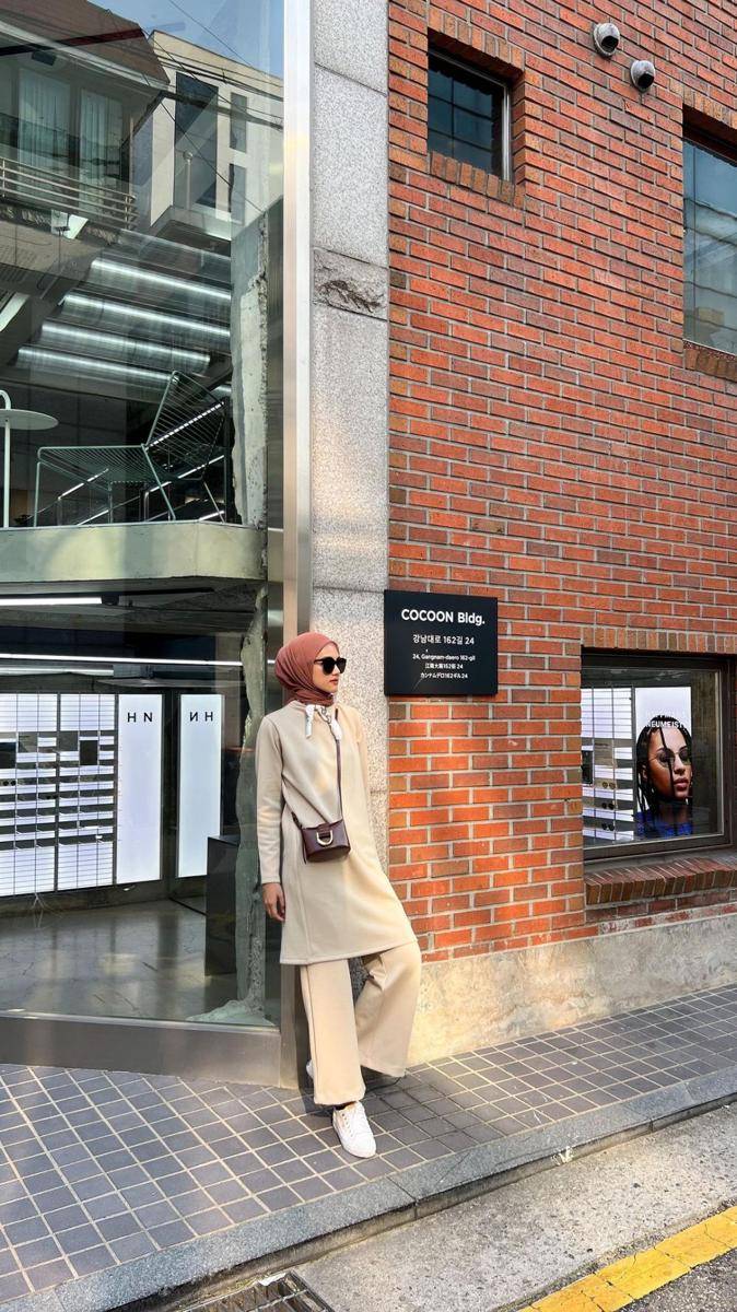 inspirasi ootd street style di Korea Selatan ala Rania Sukandari (instagram.com/raniaskdr_)