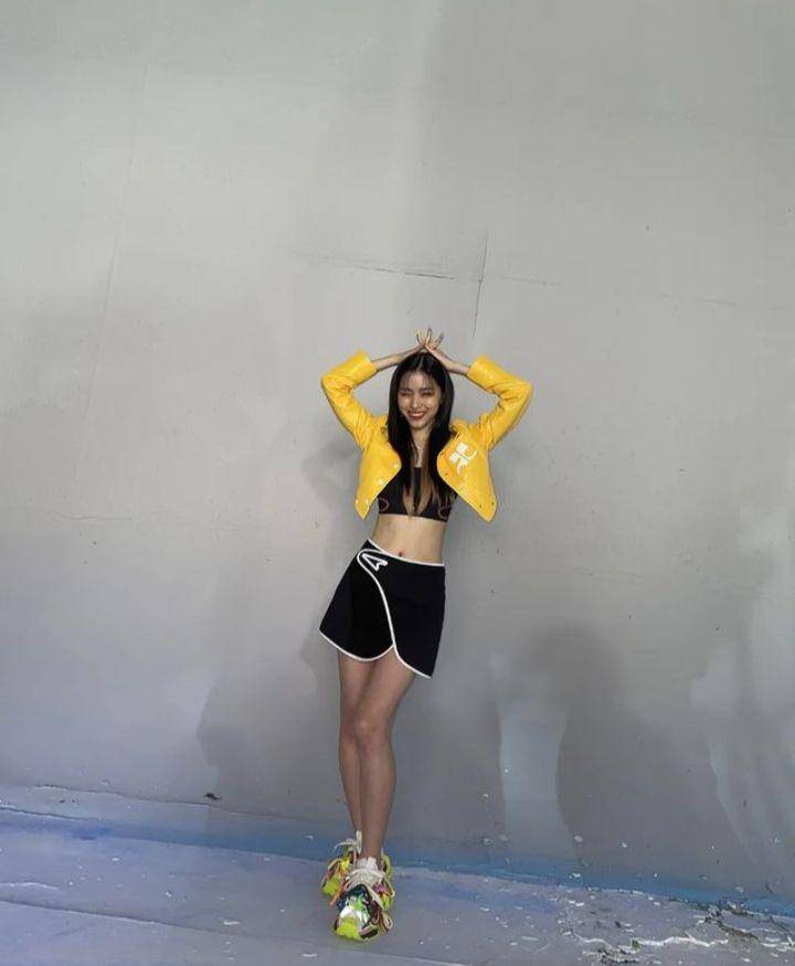 OOTD ala Ryujin ITZY (instagram.com/ryujin_itzy)