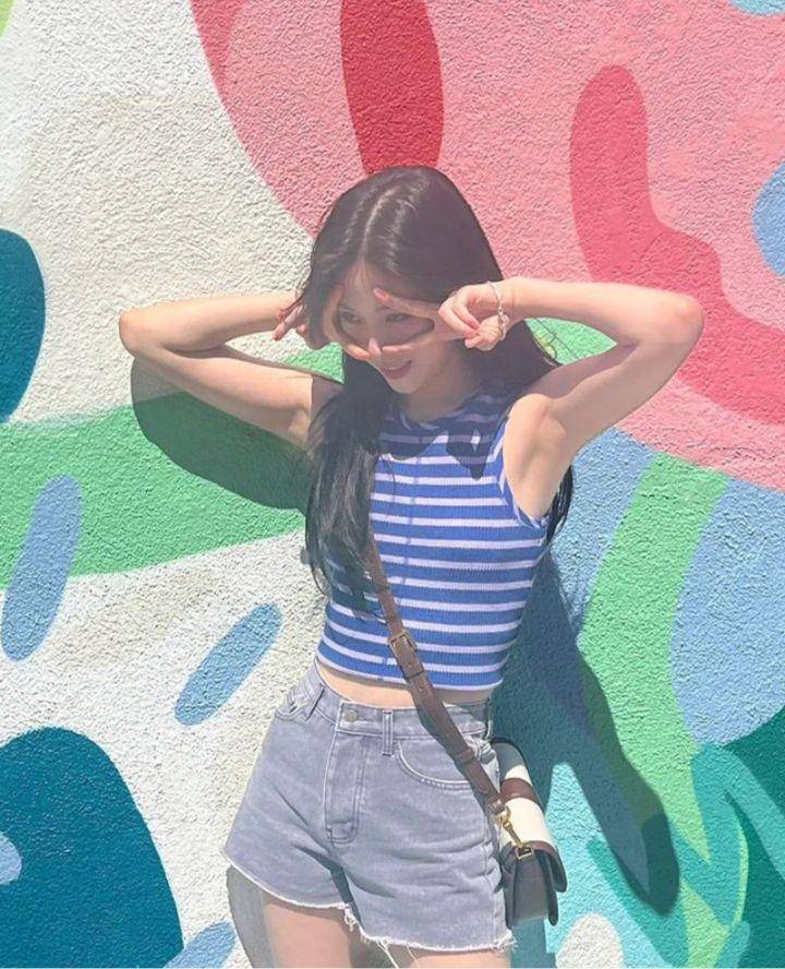 OOTD ala Ryujin ITZY (instagram.com/ryujin_itzy)