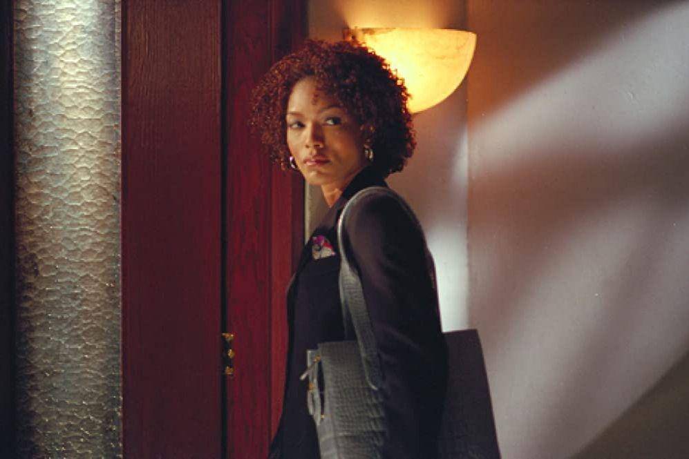 Angela Bassett dalam film The Score (dok. Paramount Pictures/The Score)