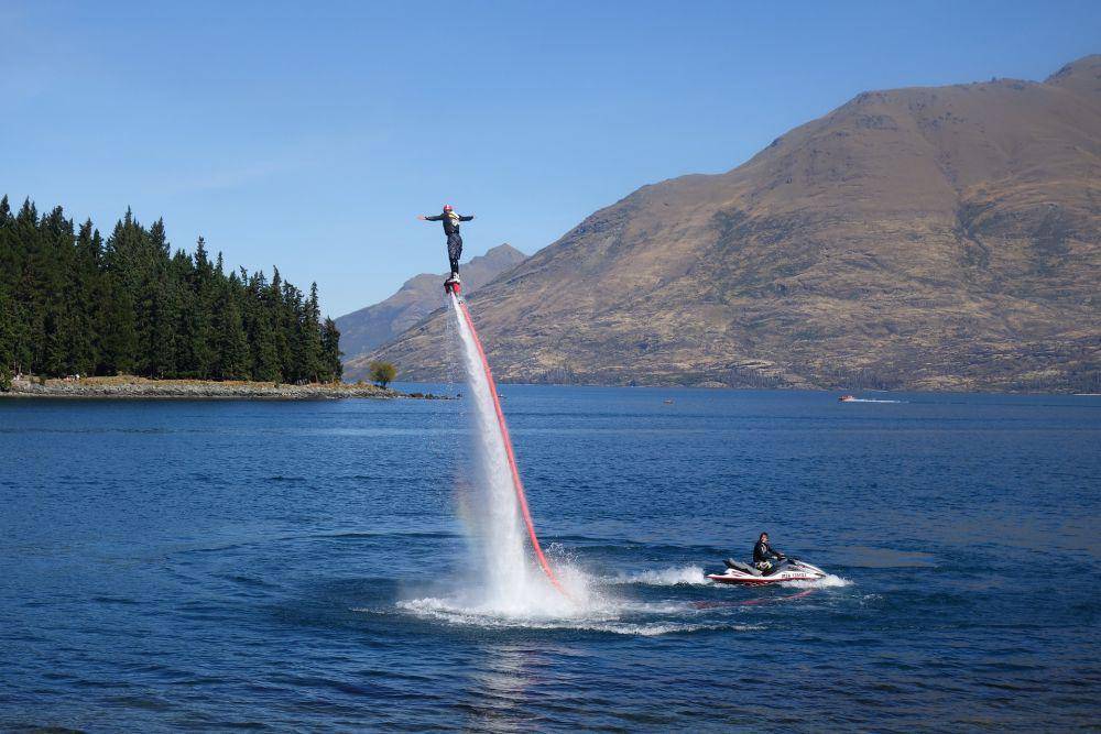 Aktivitas air flyboard di Queenstown New Zealand (Pixabay.com/David)