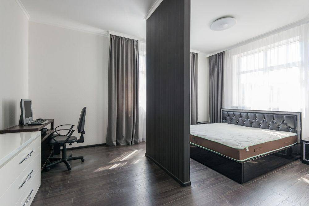 Inspirasi model partisi gypsum untuk interior (pexels.com/Max Vakhtbovych)