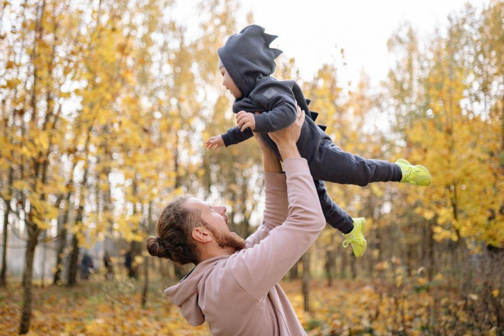 7 Aktivitas Simpel Ayah yang Bisa Dilakukan Bersama Anak, Biar Akrab!