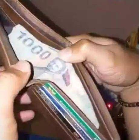 potret dompet di akhir bulan (twitter.com/fbreceh)