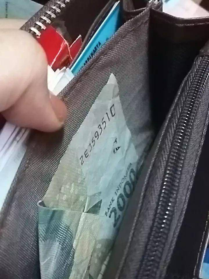 potret dompet di akhir bulan (twitter.com/fbreceh)
