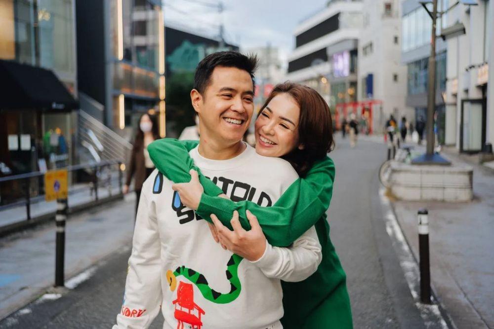 10 Potret Romantis Maya Septha dan Suami di Jepang, Bak Pengantin Baru