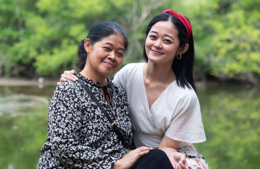 Gisela Cindy dengan mama tercinta (instagram.com/giselacindy12)