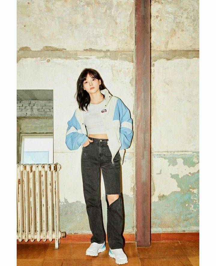 ootd Kim Yoo Jung (instagram.com/hye_young_style)