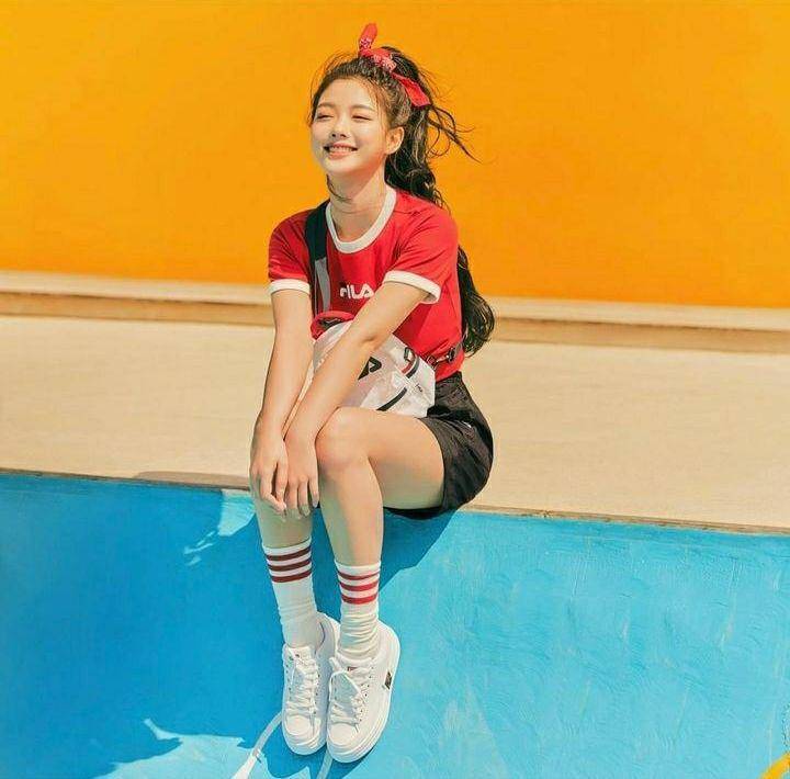 ootd Kim Yoo Jung (instagram.com/hye_young_style)