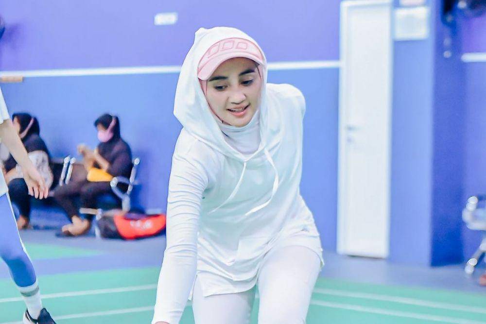 potret Penty Nur Afiani bermain bulu tangkis (instagram.com/pentypenk)