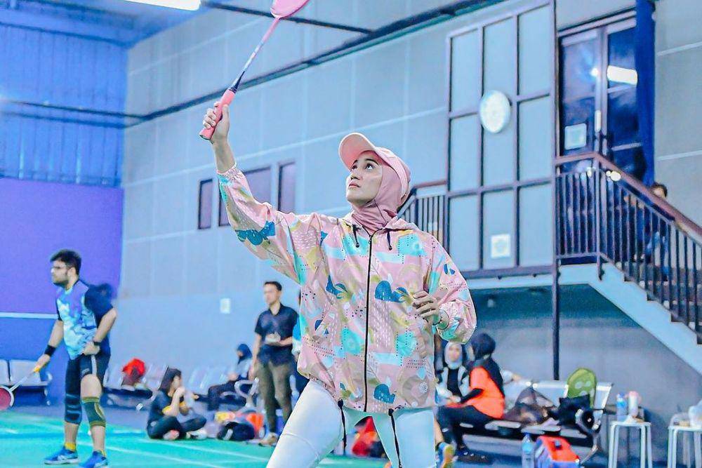 potret Penty Nur Afiani bermain bulu tangkis (instagram.com/pentypenk)