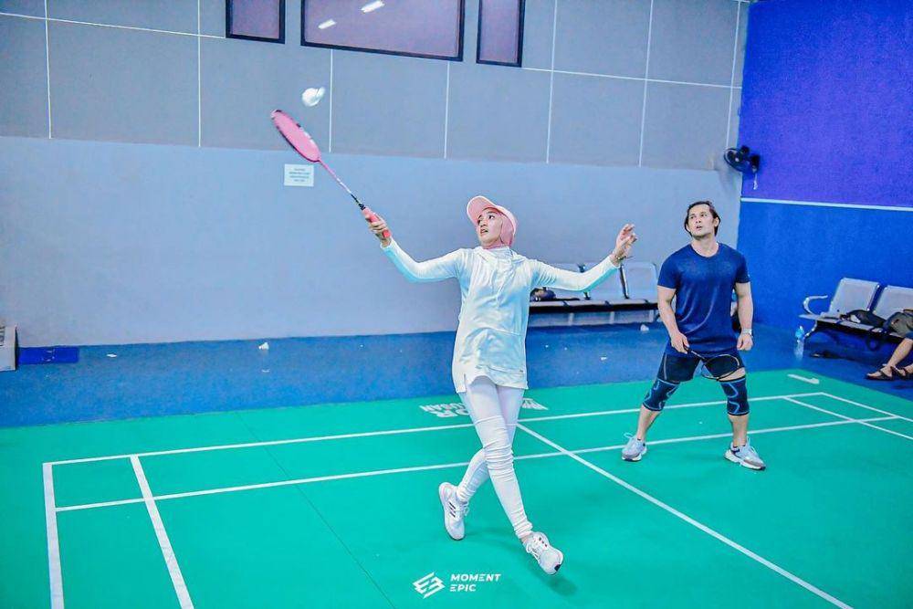 potret Penty Nur Afiani bermain bulu tangkis (instagram.com/pentypenk)