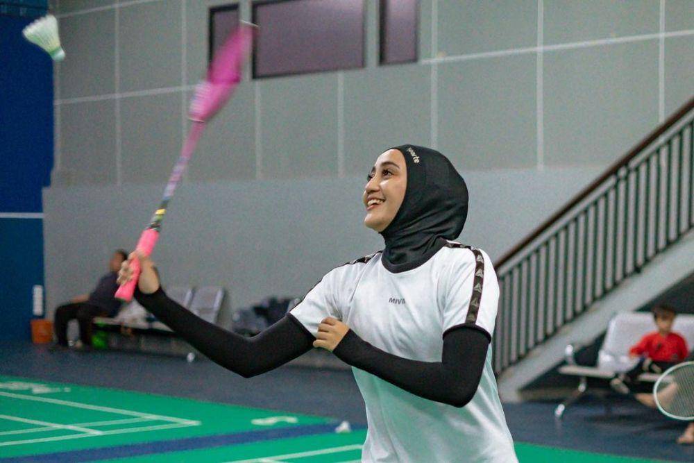 potret Penty Nur Afiani bermain bulu tangkis (instagram.com/pentypenk)