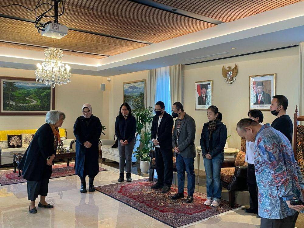 Doa bersama meninggalkan Polandia untuk ke Lviv menjemput WNI yang terjebak di Chernihiv (Dok. IDN Times/Istimewa)