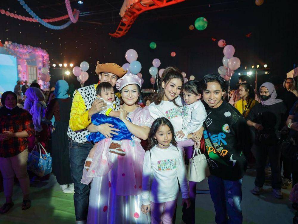 potret pesta ulang tahun pertama Baby Bible (instagram.com/felicyangelista_)