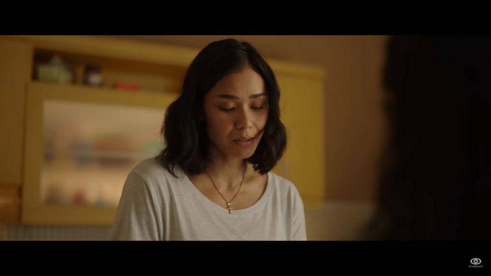 Adinia Wirasti sebagai Ayu (YouTube.com/StarVisionPlus)
