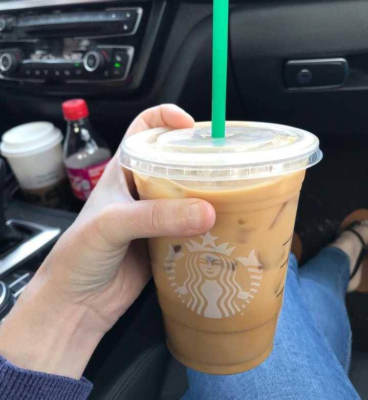 iced vanilla latte (instagram.com/cherri_e1)