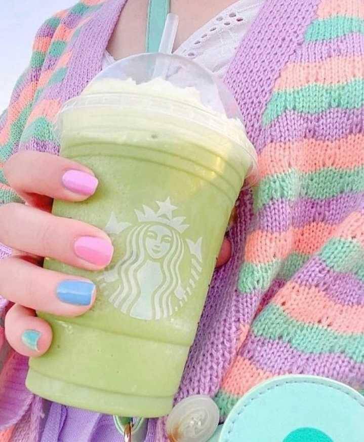 green tea frappuccino (instagram.com/pixielox)