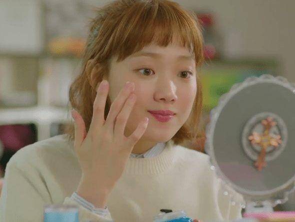 Scene skincare-an di salah satu drama Korea (beautytap.com)