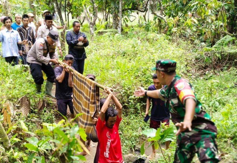 Seorang bocah malang meninggal dunia usai terseret pusaran air dan tenggelam di aliran Sungai Way Kekah, Dusun Sepakat, Sukadadi, Gedong Tataan, Pesawaran. (Dok. Polres Pesawaran).