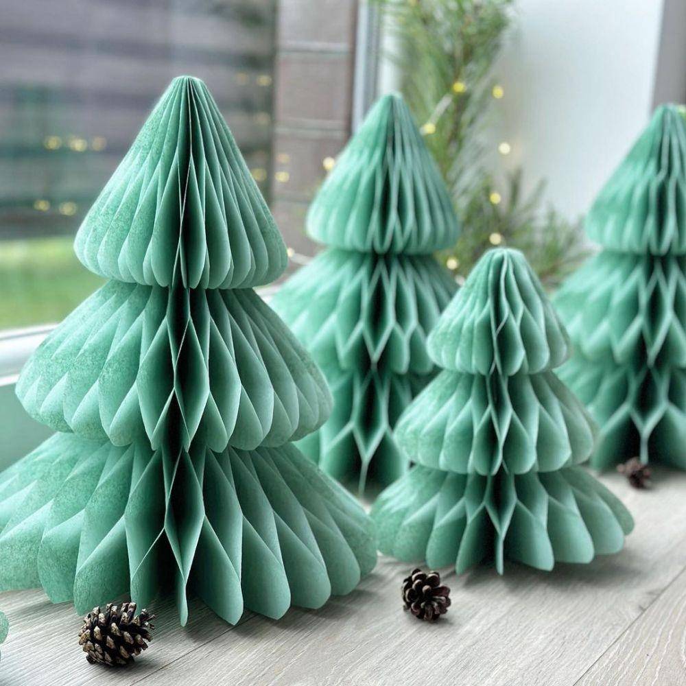 pohon Natal dari kertas (instagram.com/decopompoms)
