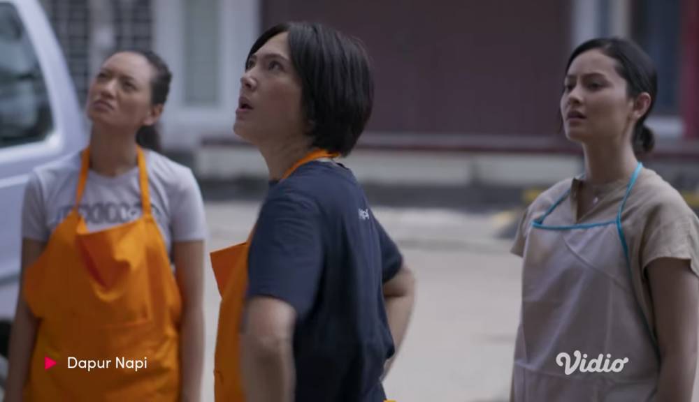 potret Clara Bernadeth, Poppy Sovia, dan Asmara Abigail dalam series 'Dapur Napi' (youtube.com/Vidio)
