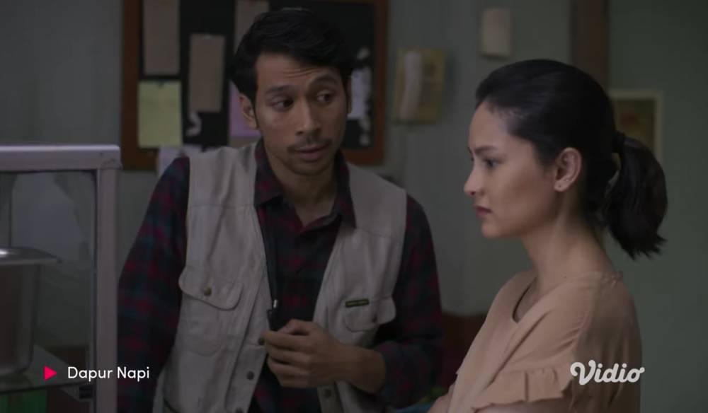 potret Clara Bernadeth dan Andri Mashadi dalam series 'Dapur Napi' (youtube.com/Vidio)