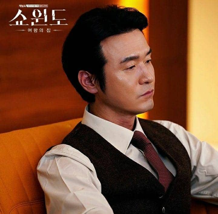 Lee Sung Jae di Show Window: The Queen's House (instagram.com/channela_drama)