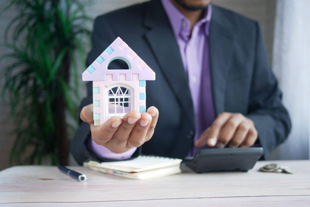 ilustrasi investasi properti (unsplash.com/Towfiqu barbhuiya)