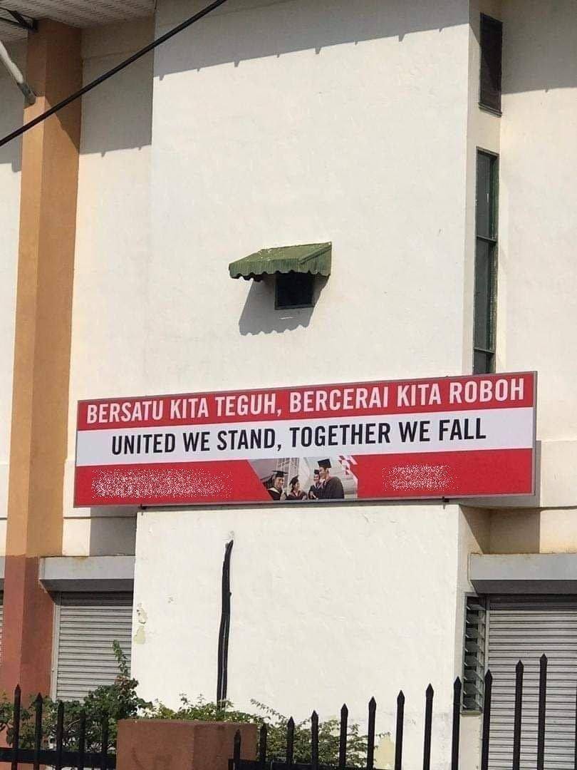 akibat terlalu percaya Google Translate (twitter.com/ndagels)