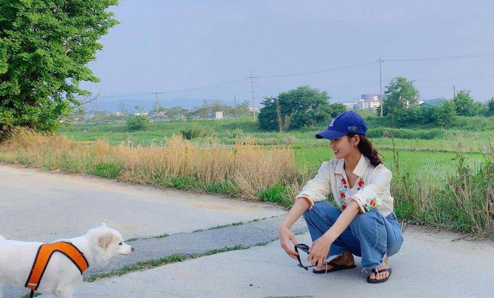 OOTD casual ala Lee Se Hee (instagram.com/se.22)