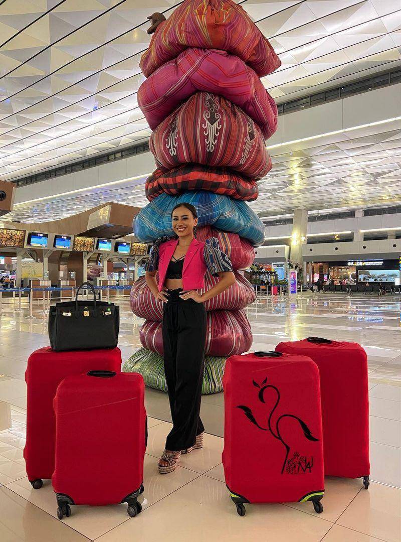 Potret Karina Basrewan Bertolak ke Filipina untuk Berlaga di Ajang Miss Earth 2022 (Instagram.com/dpidamuofficial)